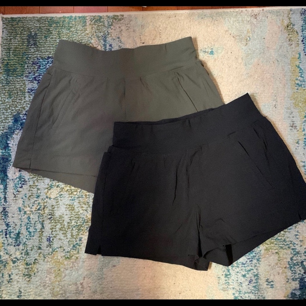Athleta Trekkie north short bundle